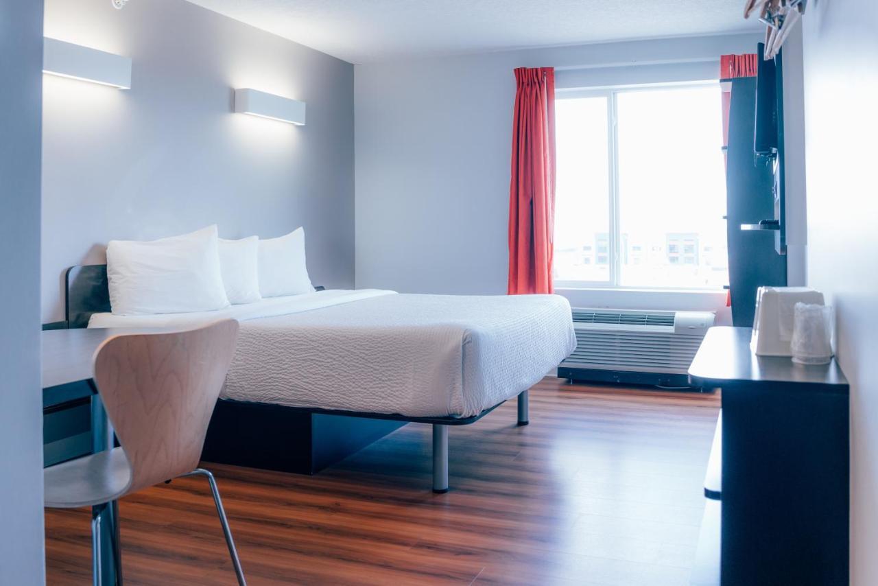 Motel 6 Airdrie Eksteriør billede