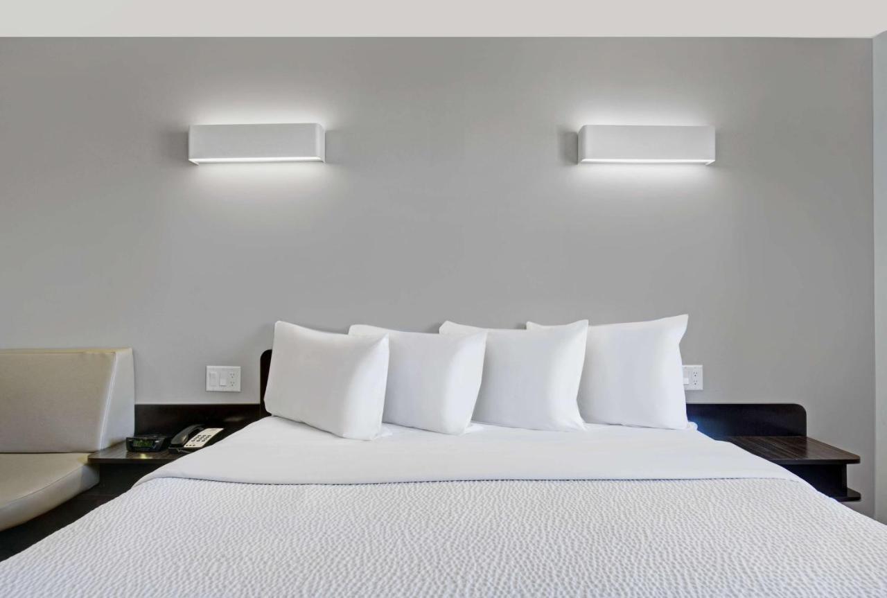 Motel 6 Airdrie Eksteriør billede
