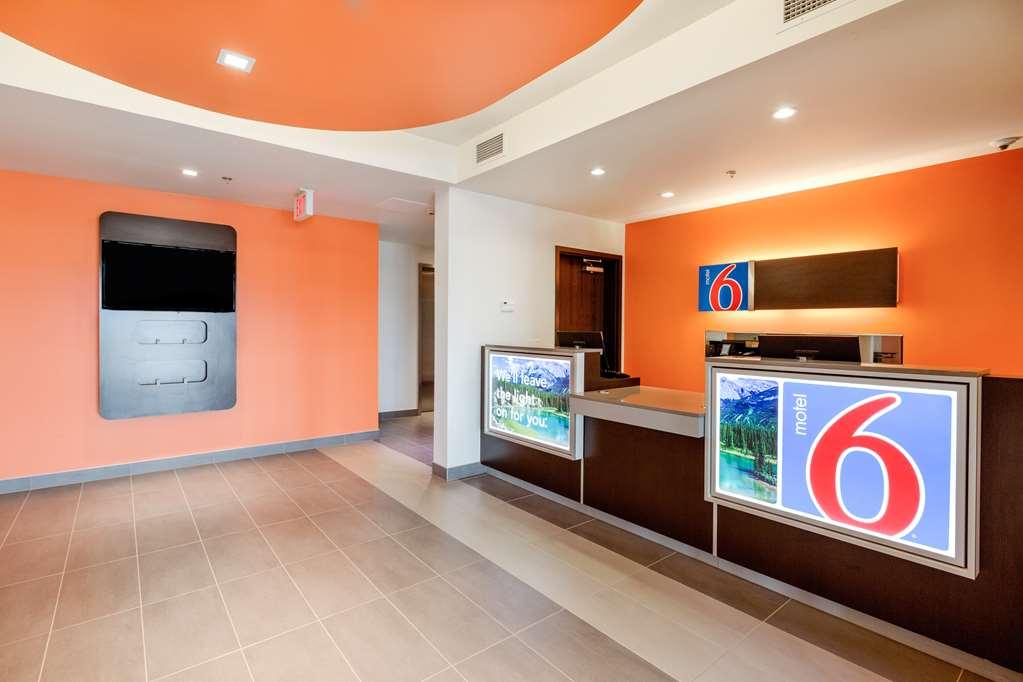 Motel 6 Airdrie Interiør billede