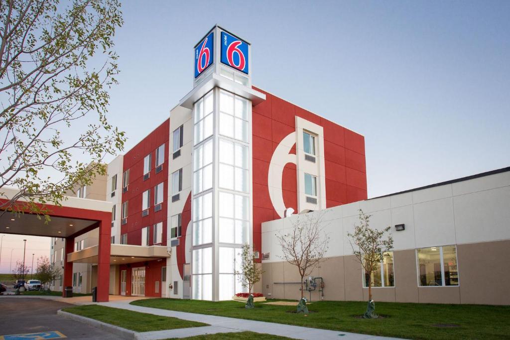 Motel 6 Airdrie Eksteriør billede